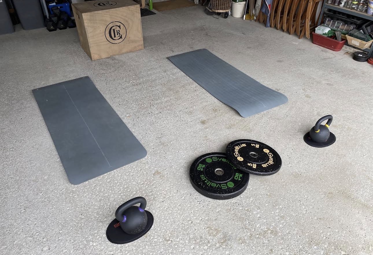 Garage équipé LRC : box, kettlebells, disques